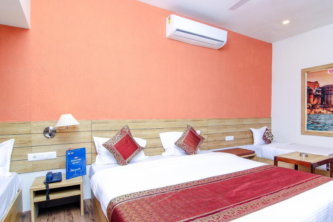 Hotel R B International Varanasi Exteriör bild